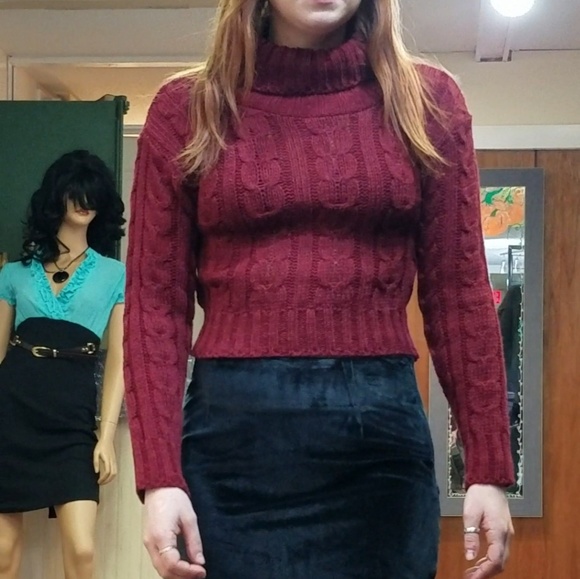 IMPORTED Cable Knit Sweater - Picture 2 of 6